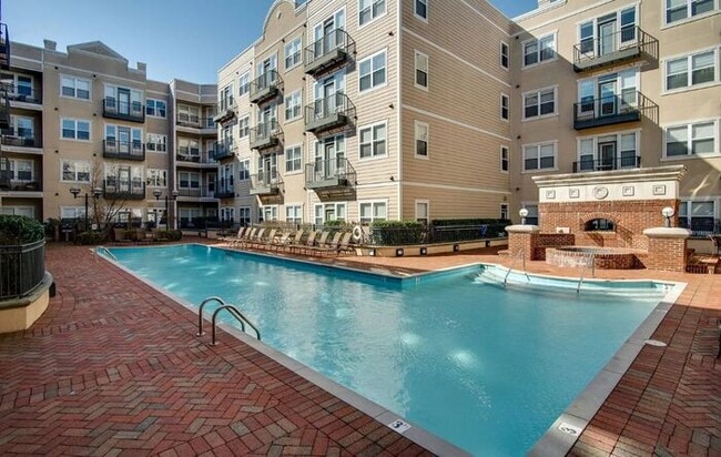 Building Photo - Stylish Condo in the Heart of Nashville – Walk to Vanderbilt! Unit 324