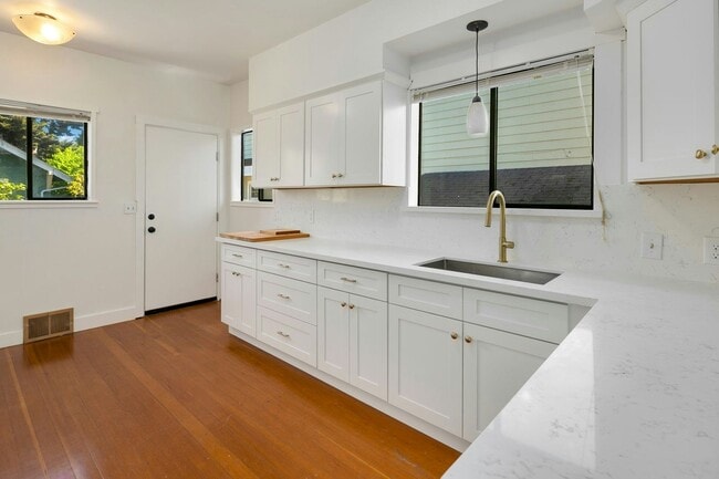 Photo - 5646 12th Ave NE