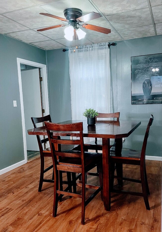 Photo - 463 Linden St Unit 2 fl