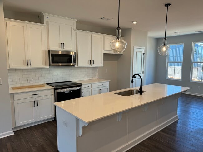 Photo - 817 Cameron Trl