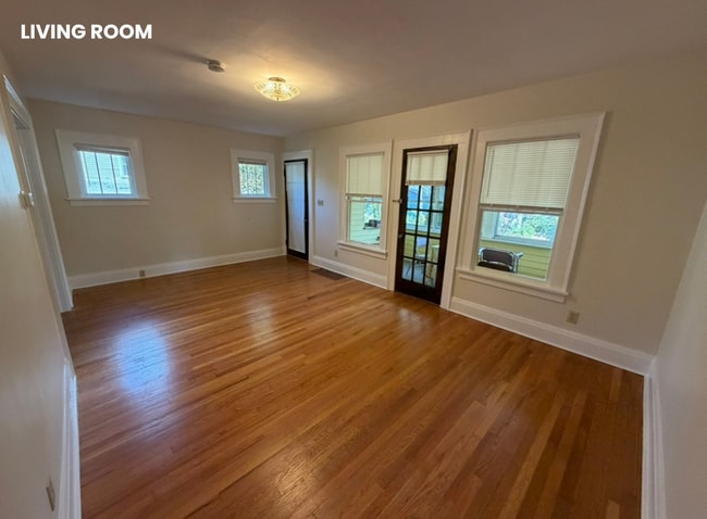 115 Willis Ave Unit 115 Willis Ave