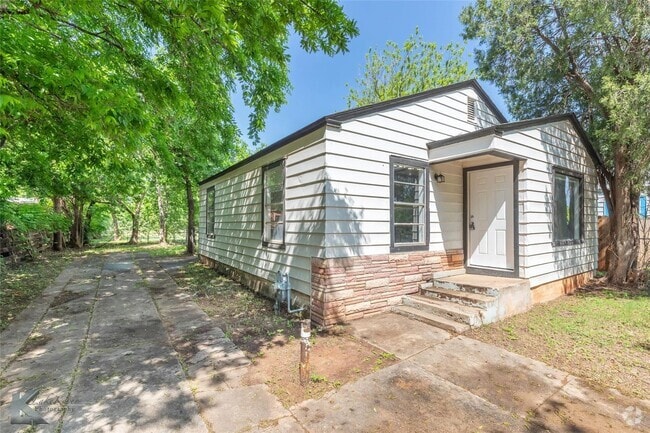 Building Photo - 850 Sunset Dr Rental