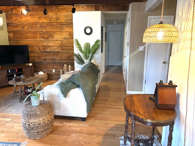 Photo - 805 Clinkscales Rd