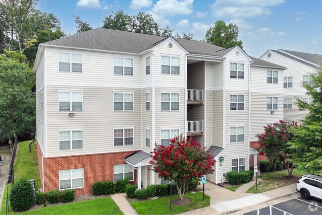 Wyndham Pointe Apartments