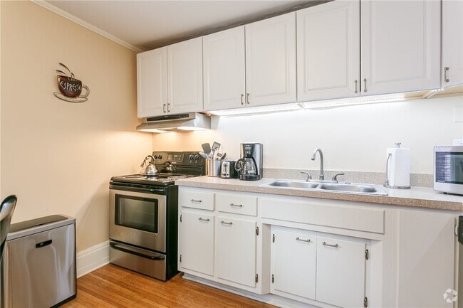 Building Photo - 9 Beverly St Rental