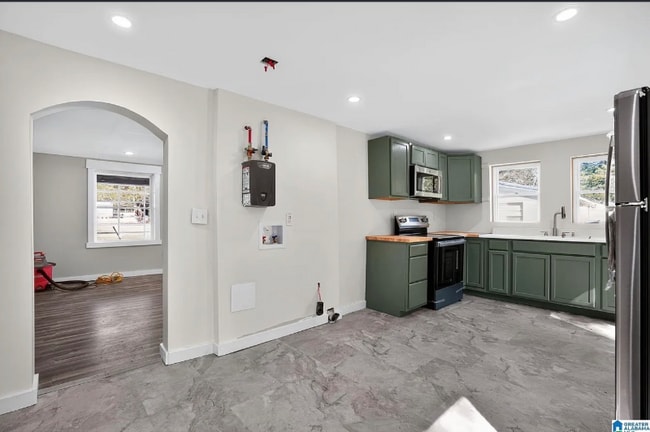 Photo - 306 7th St E