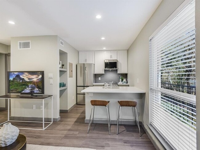 Photo - 615 Upson St Unit 106