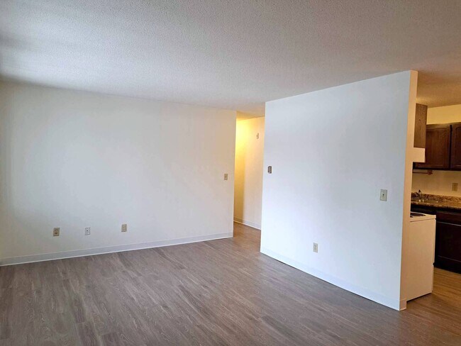 Photo - Corinthian Apartments