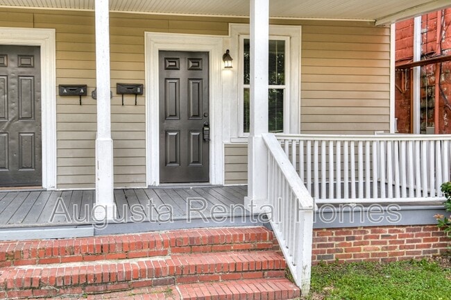 Photo - 262 Walker St