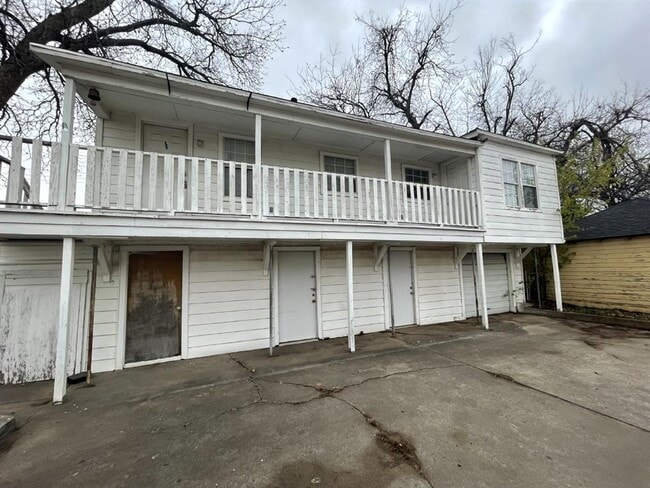 Building Photo - 1800 Exchange Ave Unit 1/2