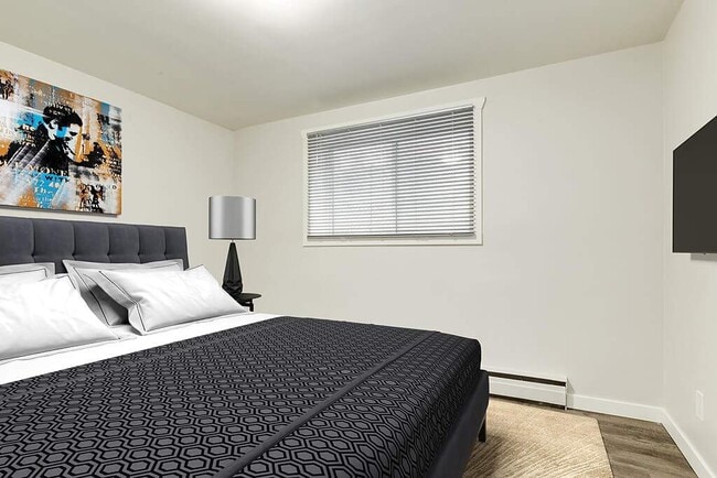 Photo - Louise Apartments