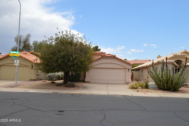 Photo - 1199 W Jeanine Dr Casa