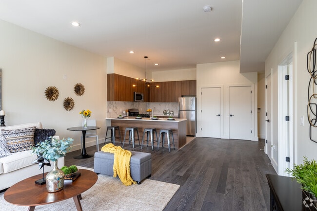 1BR, 1BA - 925SF