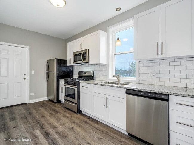 Photo - 2919 N Kilpatrick Ave Unit 2