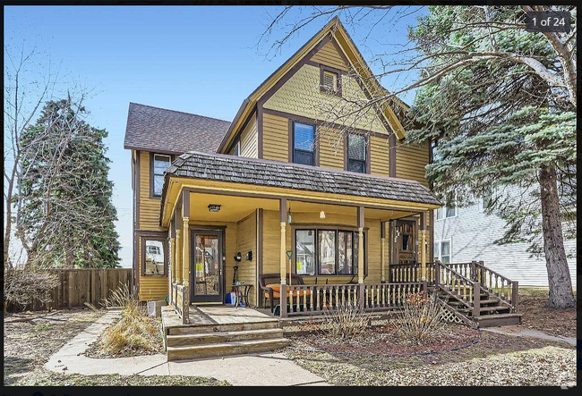 Building Photo - 2406 Lincoln St NE Rental