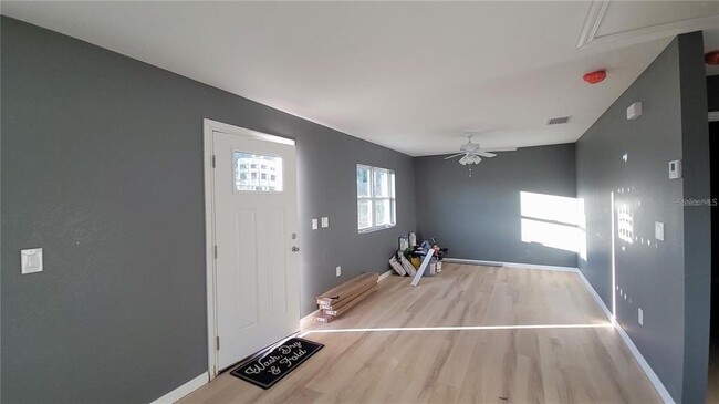 Photo - 1025 N Clara Ave