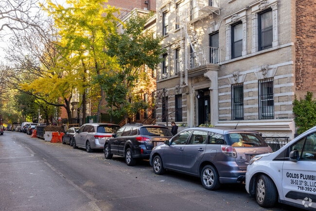 Photo - 227 W 11th St