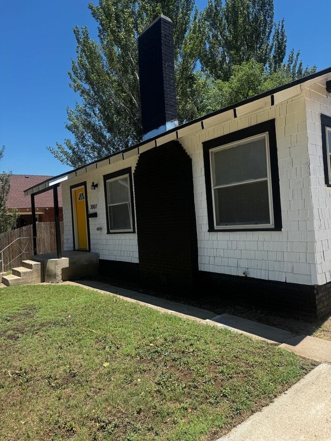 Photo - Adorable home located near Amarillo College 3/1/1