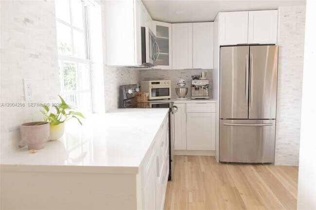 Photo - 3250 N Palm Aire Dr Unit 202