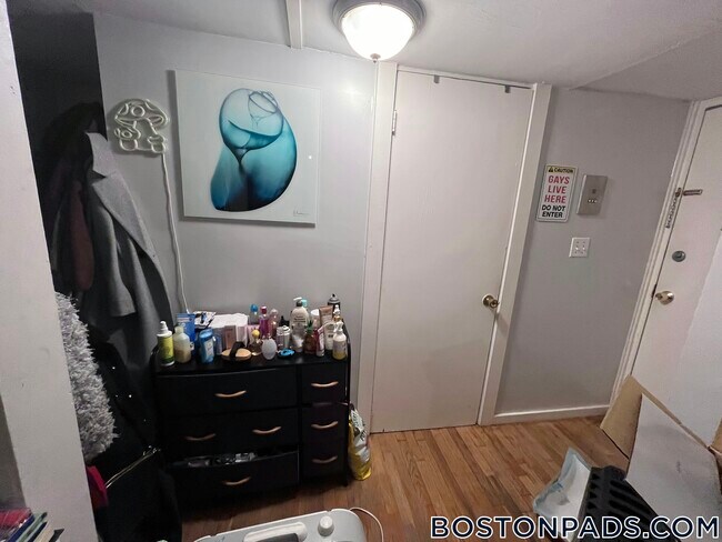 Photo - 679 Massachusetts Ave Unit B