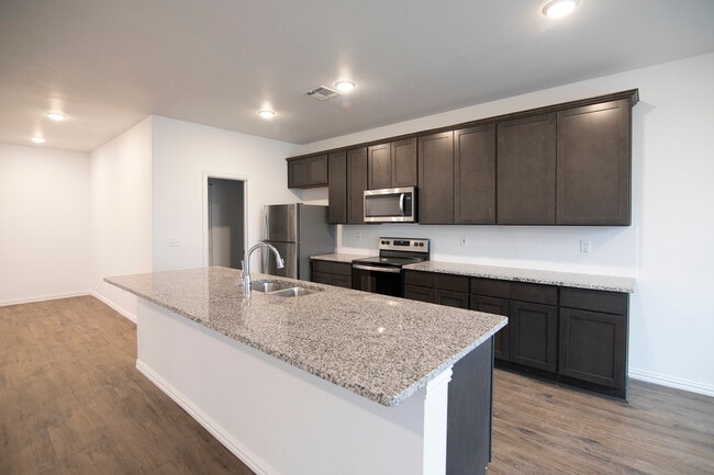 Photo - 1471 Streamside Dr