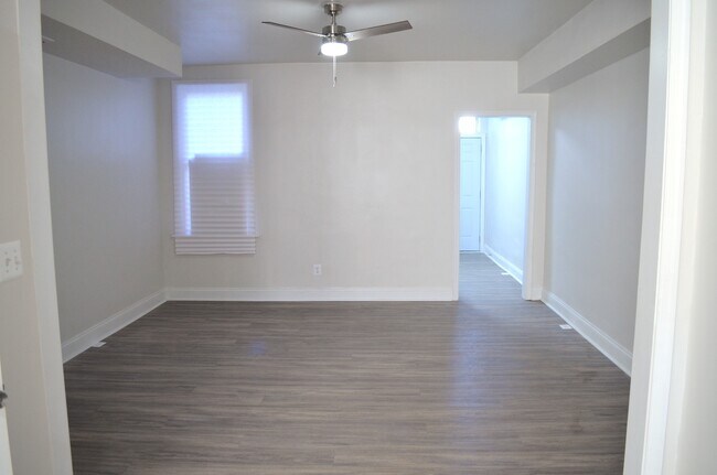 Photo - 2856 Lake Ave