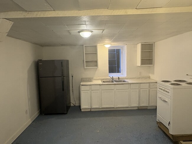 102 S State St Unit 3