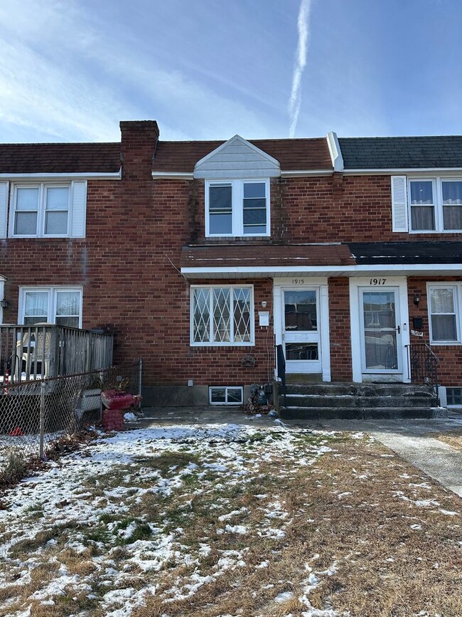 3 bedroom, 1 Bath in Desirable Location - 3 bedroom, 1 Bath in Desirable Location House