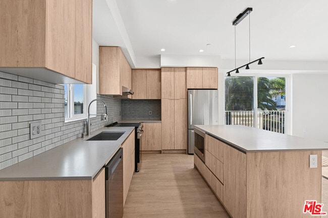 Photo - 2521 S Orange Dr