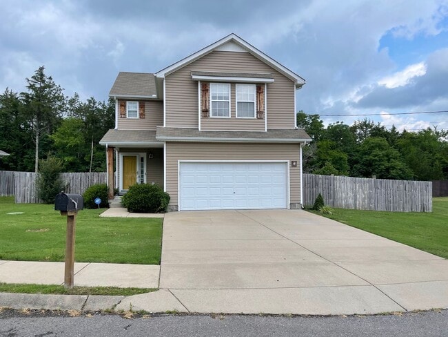 Building Photo - 617 Niagra Ln