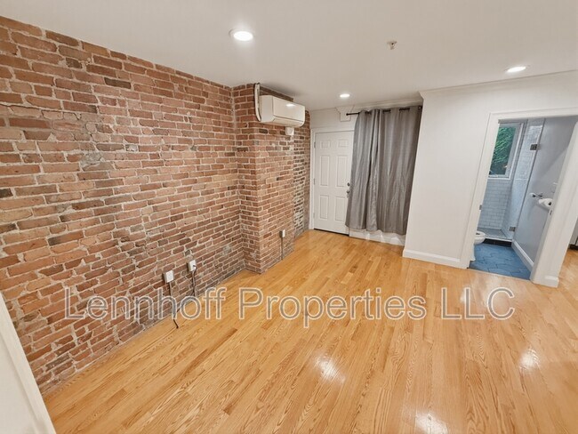 Photo - 14 Pompeii St