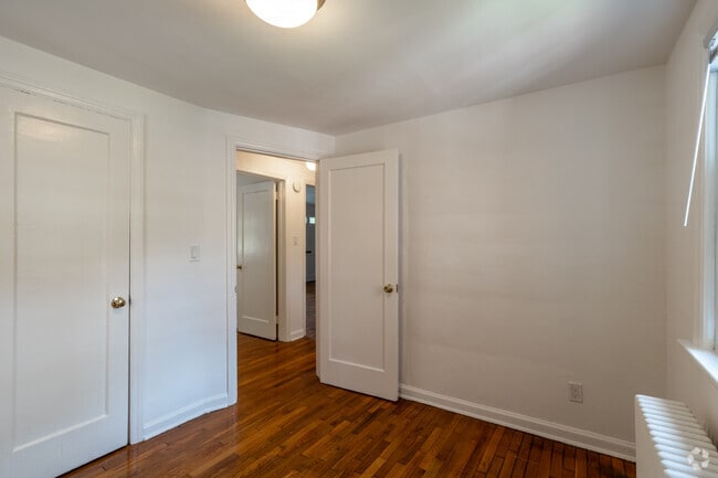 Bedroom 2 - 4 Rm, 2 Bd, 1 Ba - 700SF