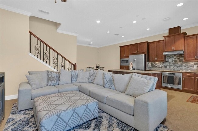 9219 Laureate Blvd