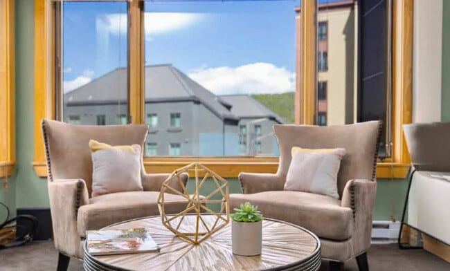 Building Photo - 535 South Park Avenue