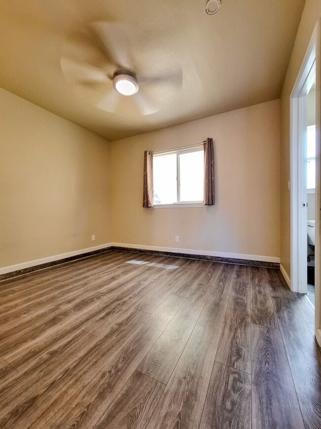 Photo - 682 S Genevieve Ln