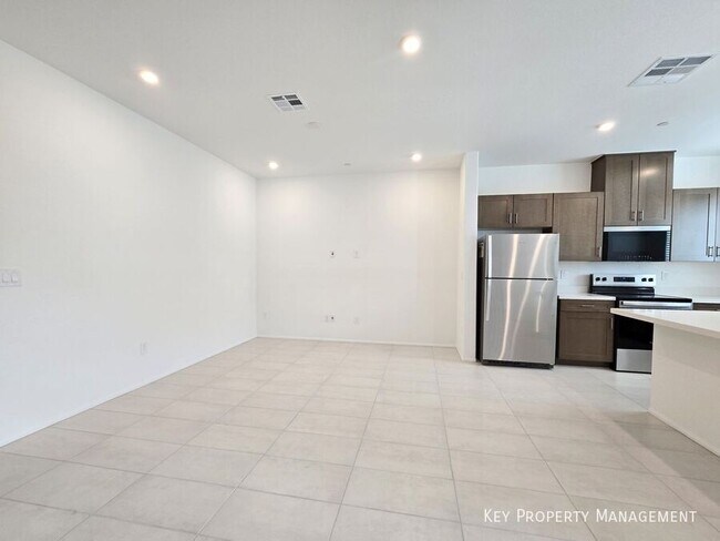 Photo - 5717 CRENELLATED St