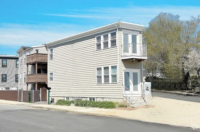 Building Photo - 1043 Winthrop Ave Unit 2 Rental