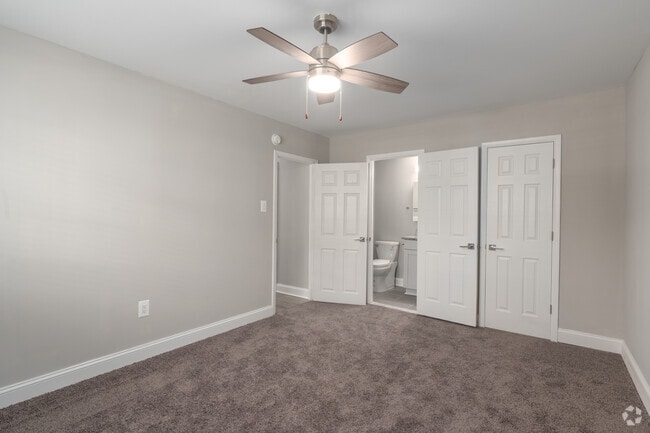 2BR, 2BA - 953SF - Primary Bedroom