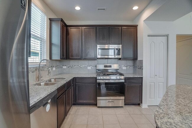 Photo - 576 Ferrule Dr