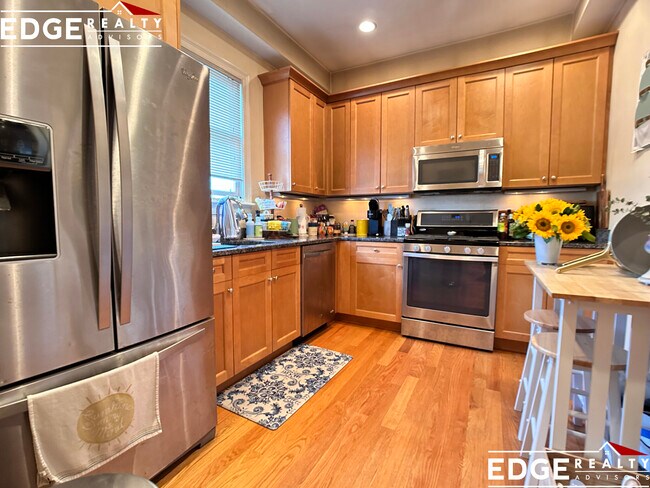 Photo - 40 Carleton St Unit 2