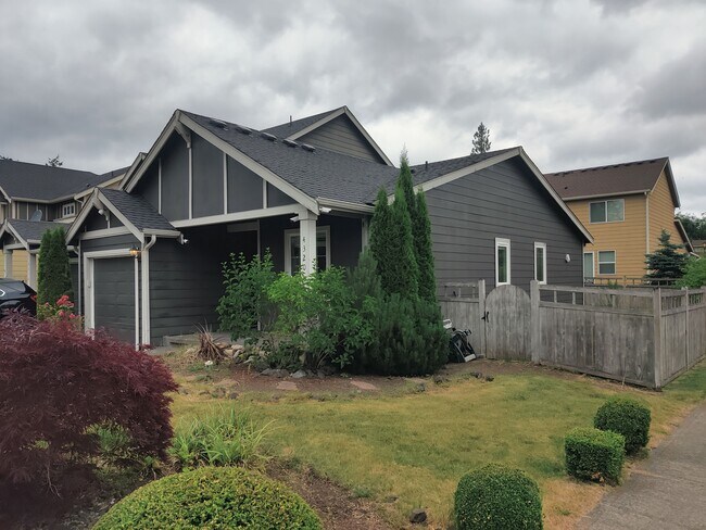 Photo - 4320 Roxanna Loop SE