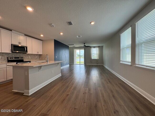 Photo - 125 Links Ter Blvd