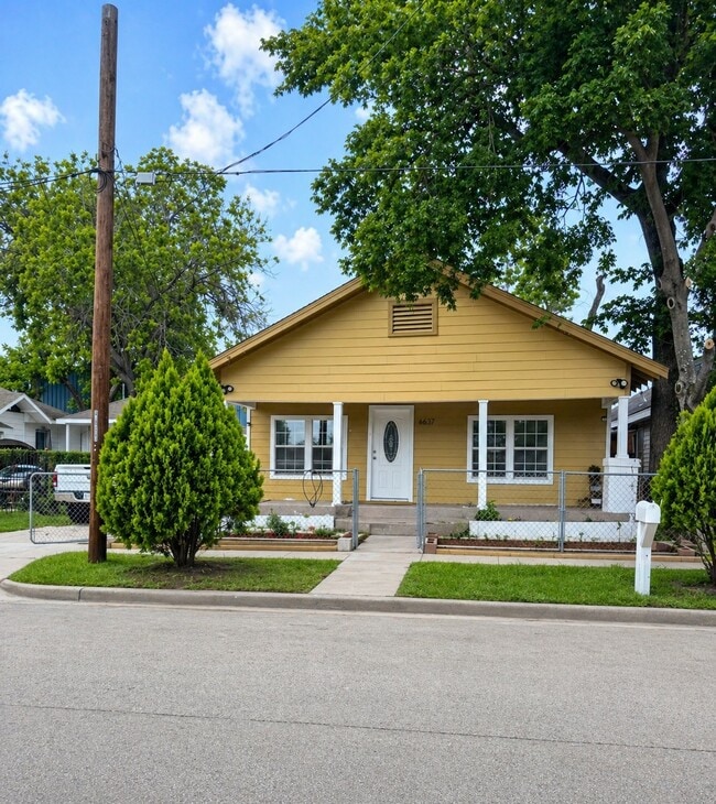 Building Photo - 6637 Avenue T