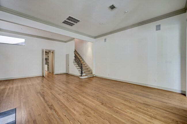 Photo - 6303 Pickens St Unit B