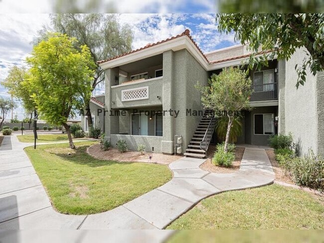 Building Photo - 2929 W Yorkshire Dr Rental