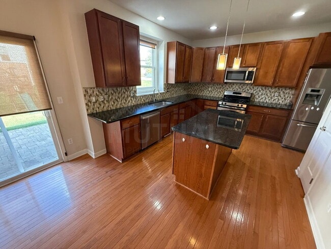 Photo - 51124 Hallfield St