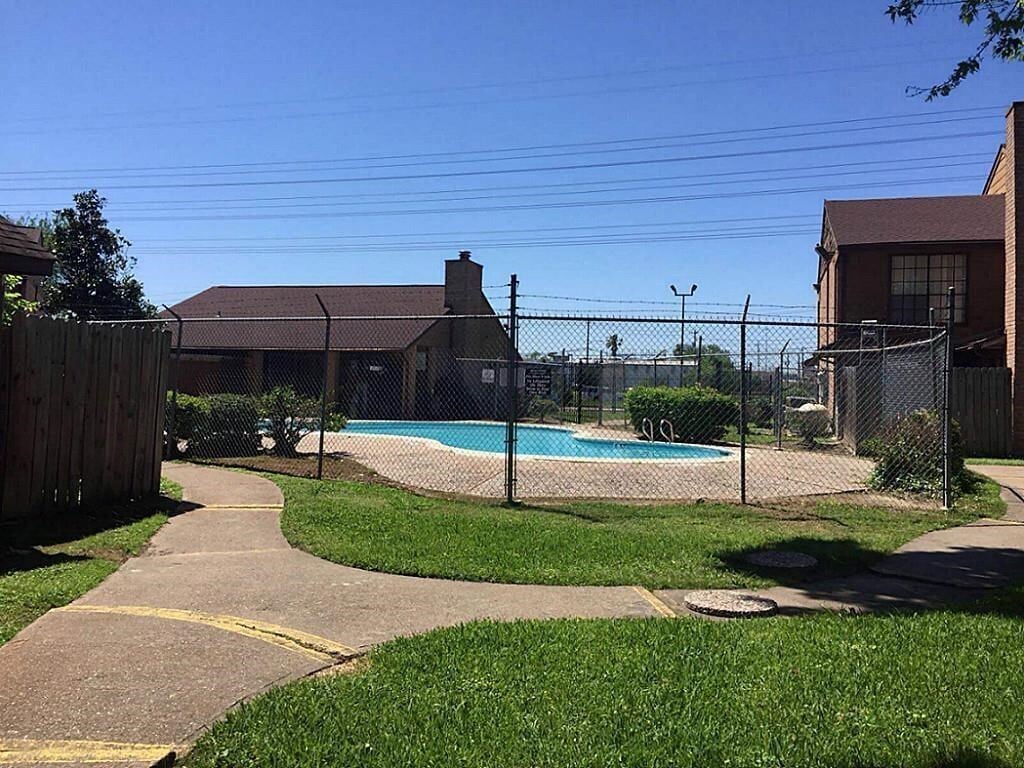 Photo - 9090 S Braeswood Blvd