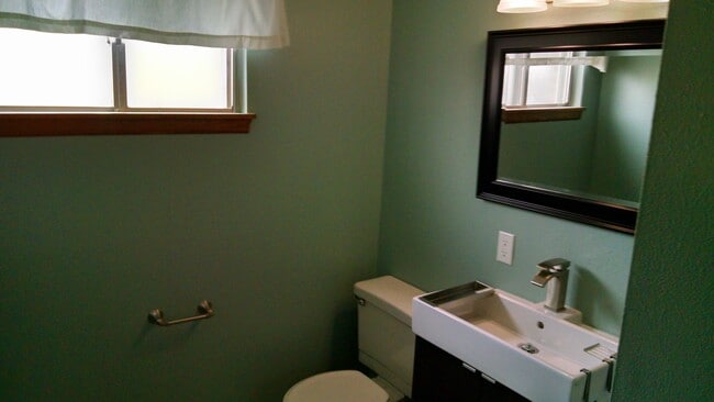 Building Photo - 1838 Gay Street Rental