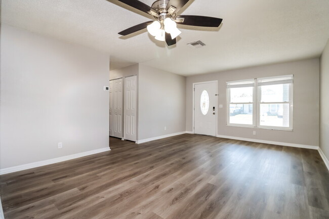 Photo - 7983 Shadow Run Dr