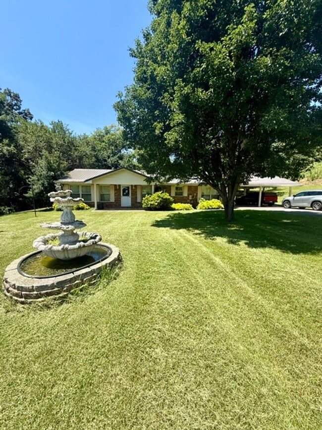 Photo - 2529 McLean Rd